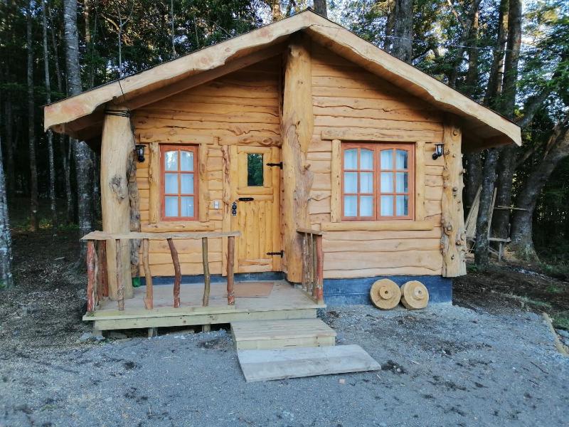 Cabañas Los Canelos Pucon Hermosa Granja de 20 hectaréas a orillas del Río Liucura - image 10