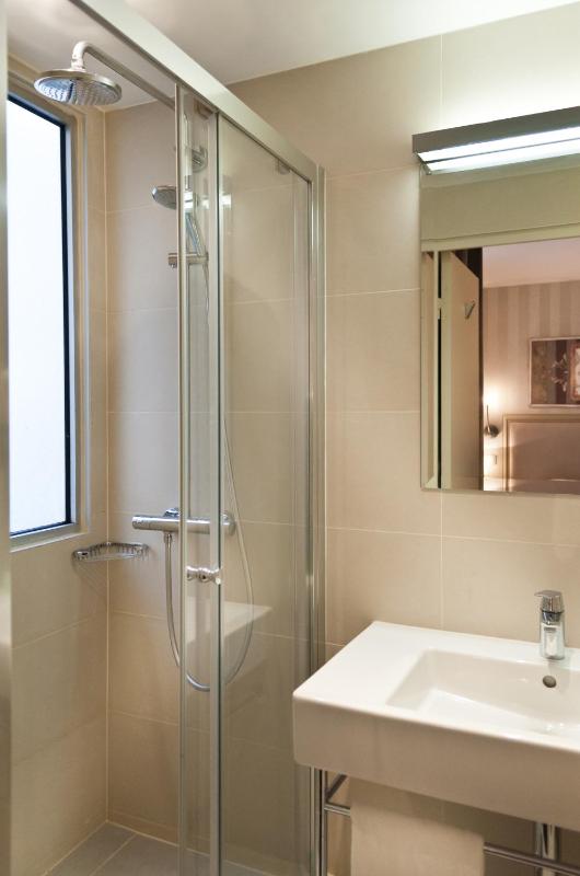 Superior Twin Room image 1