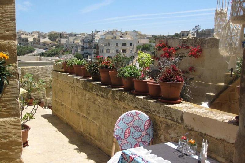400YR Farmhouse in Xaghra Gozo - Entire Farmhouse Images