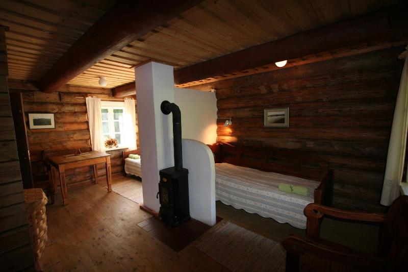 Twin Room image 2