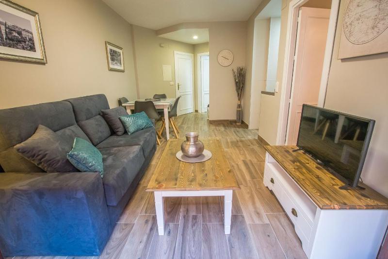 One-Bedroom Apartment image 3