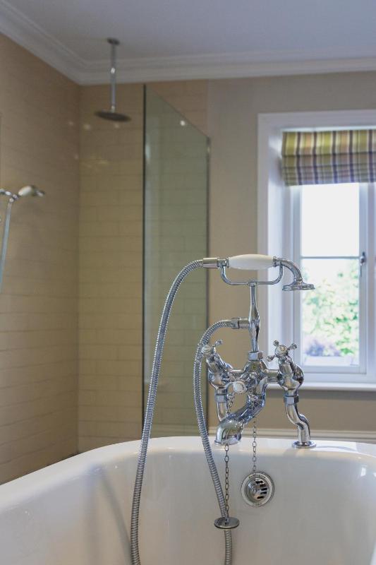 Classic Double Room with Bath image 2