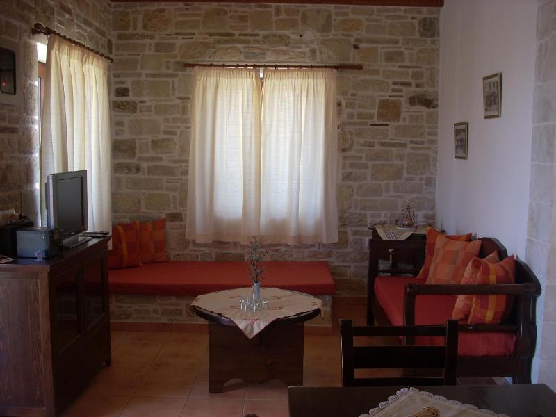 One-Bedroom Apartment image 4
