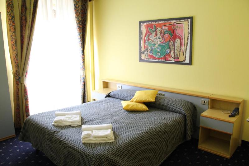 Standard Double Room with Fan image 4
