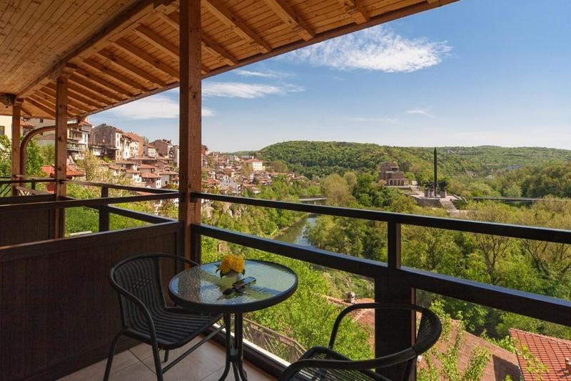 Deluxe Double or Twin Room with Balcony image 1