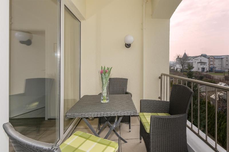 One-Bedroom Apartment image 3