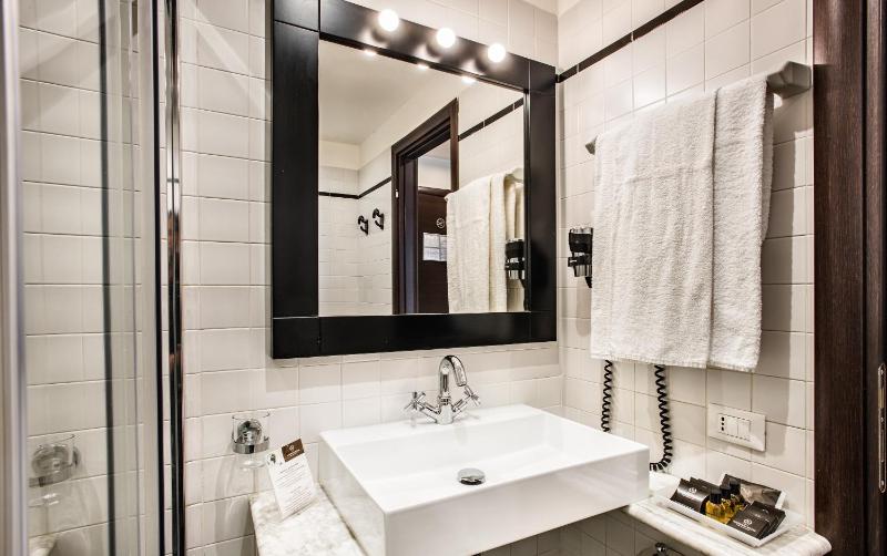 Classic Triple Room image 3