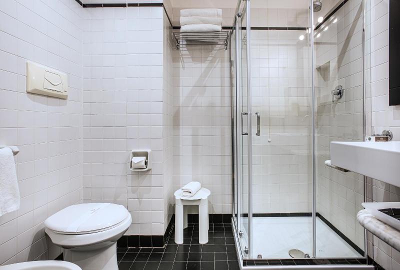 Single Room image 3
