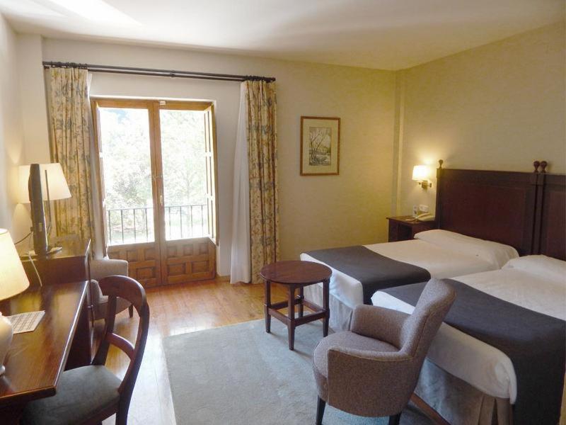 Superior Double Room image 2