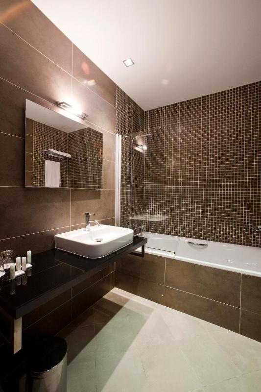 Room #1222724 image 3