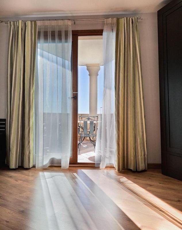 Room #1278029 image 3