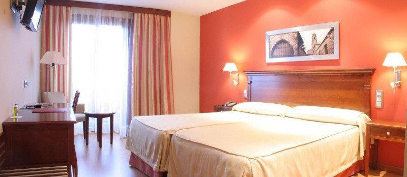 Double or Twin Room with Extra Bed image 2