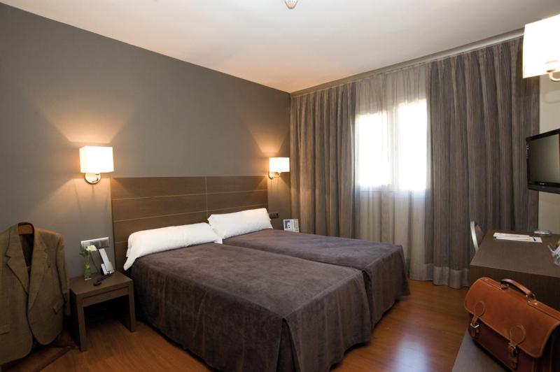 Room #9007723 image 1