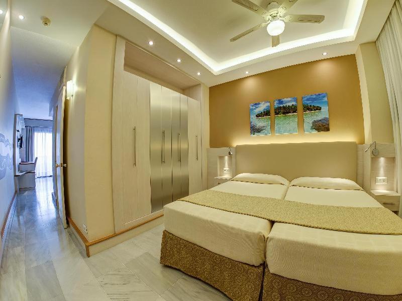 Room #2622916 image 1