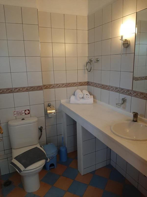 Double Room image 3