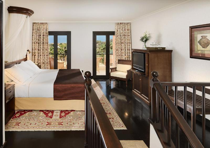 Room #18958919 image 4