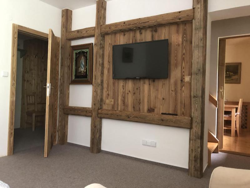 Two-Bedroom Apartment with Garden View image 2