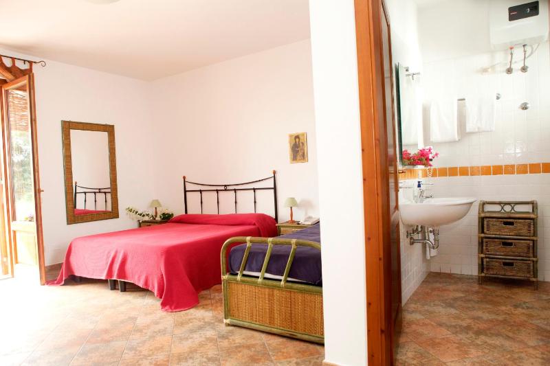 Triple Room image 3