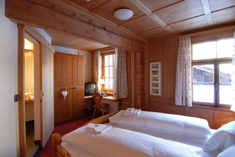 Double Room image 4