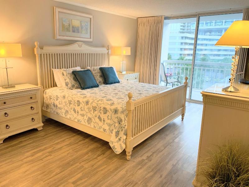SOUTH HAMPTON 305 3BR 3BA OCEANVIEW Condo - image 12