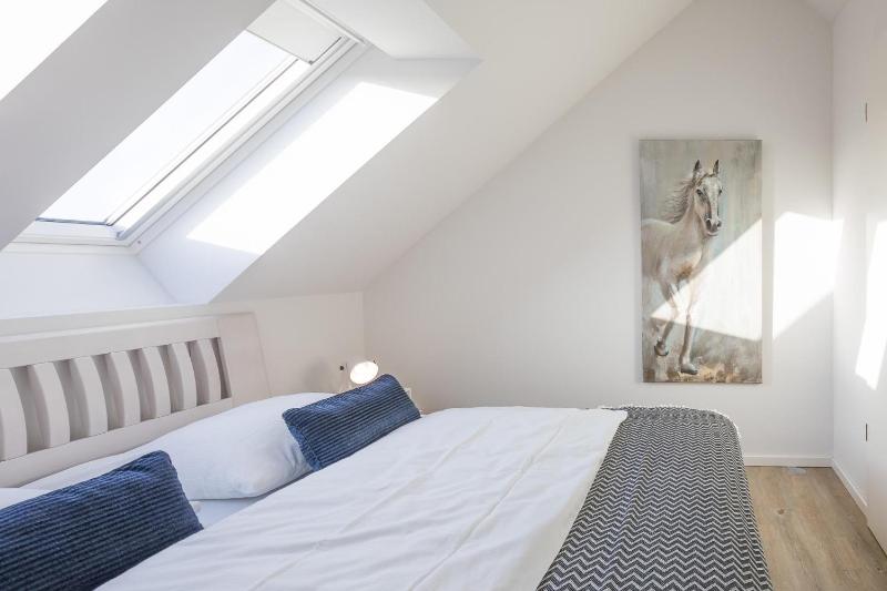 Penthouse Theo - image 16