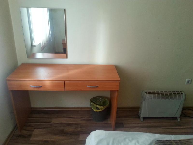 Double Room with Balcony and Shared Bathroom image 3