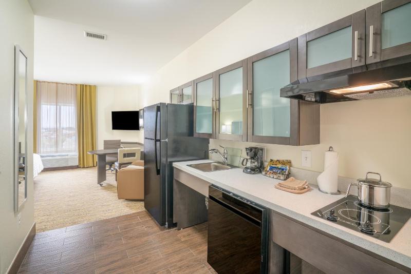 Studio Queen Suite image 3