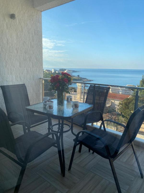 One-Bedroom Apartment with Ocean View image 3