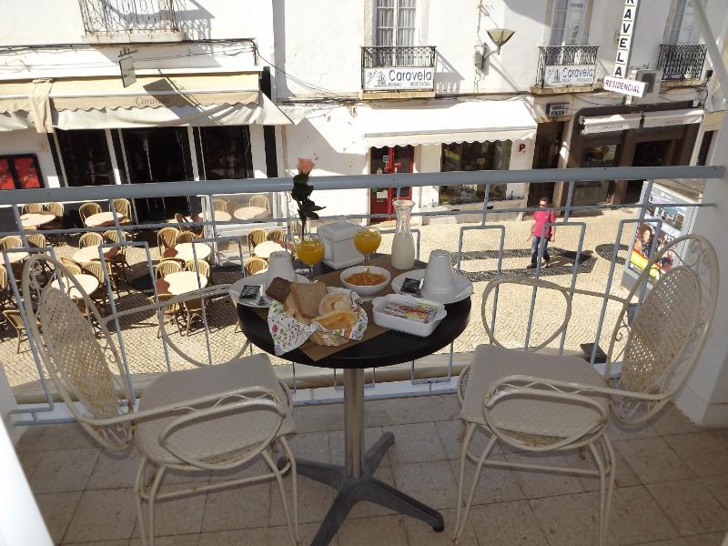 Double Room with City View image 3