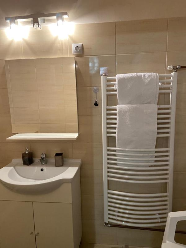 Standard Queen Room image 2