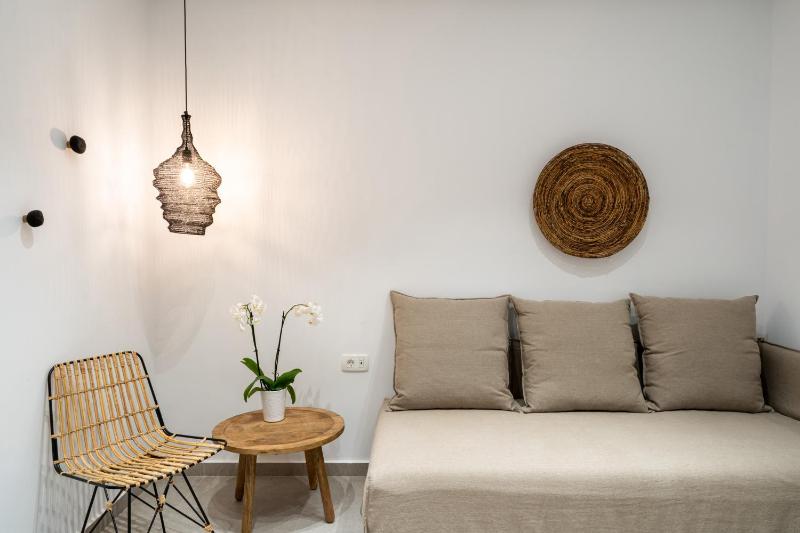 Junior Suite with Pool View image 3