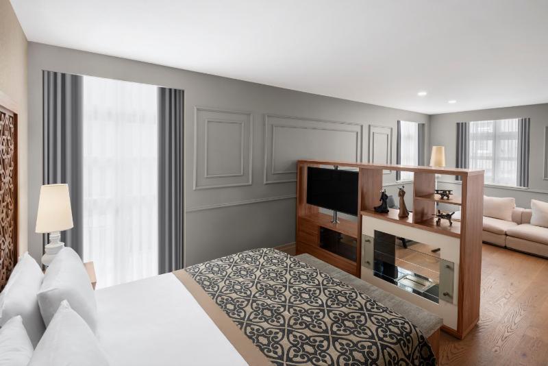 Deluxe Room image 1