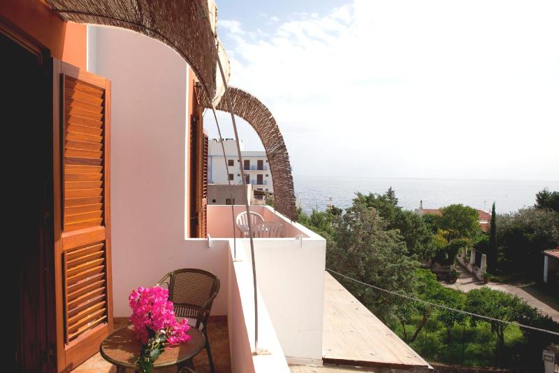 Studio with Sea View image 3