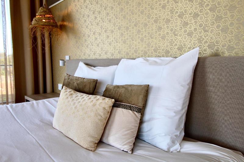 Deluxe Double Room with Bath image 4
