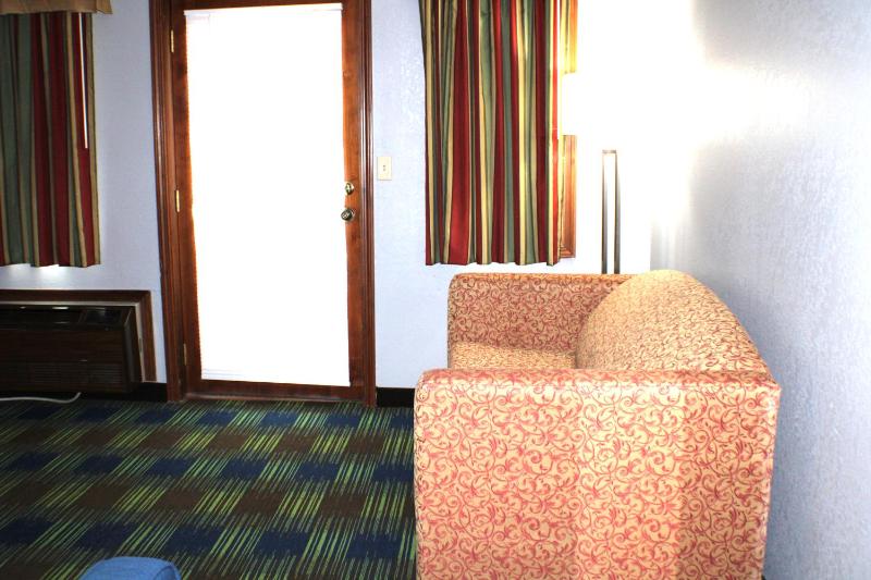 Double Suite with Two Double Beds image 4