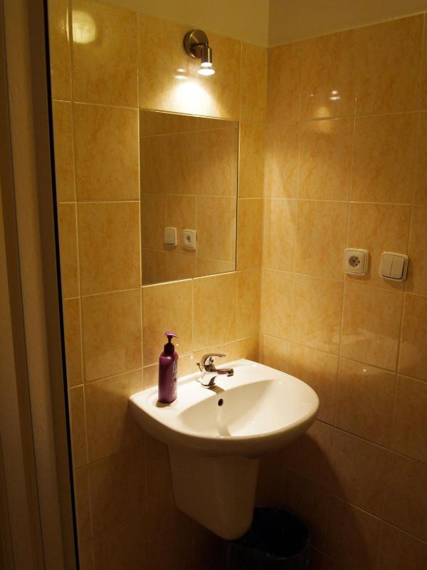 Studio Apartment image 3