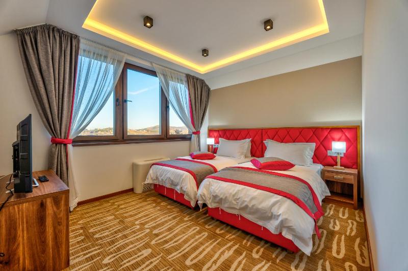 Superior Twin Room image 2