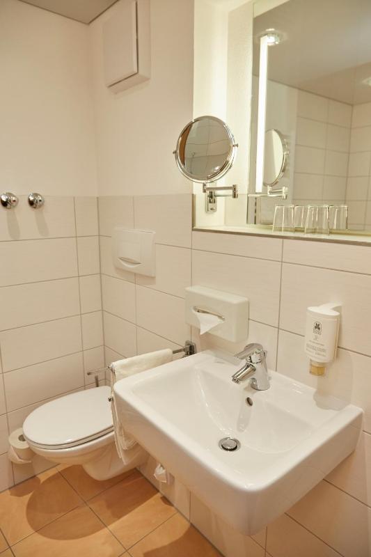 Comfort Single Room image 4