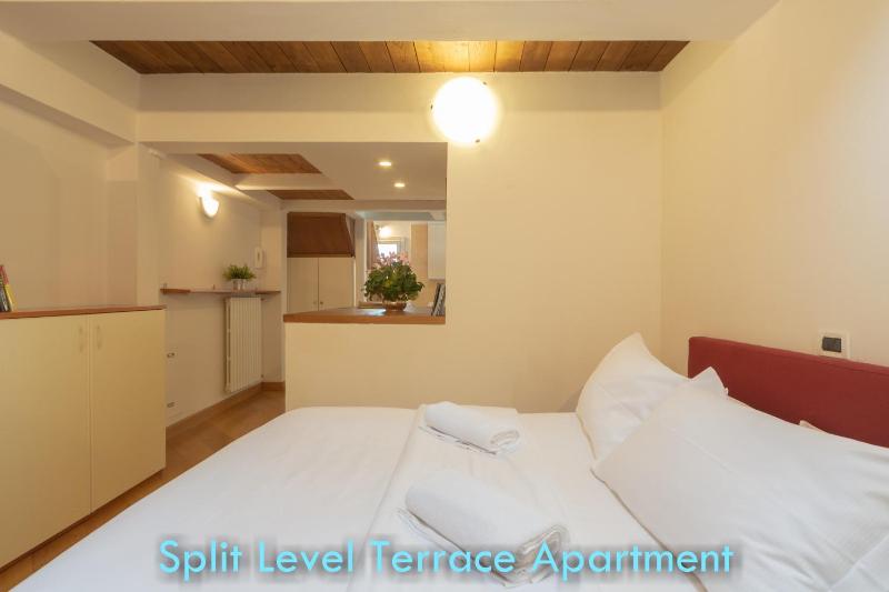 Deluxe Apartment - Split Level image 4