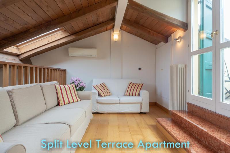 Deluxe Apartment - Split Level image 3