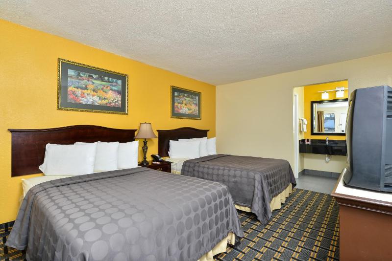 Double Room with Two Double Beds - Smoking image 2