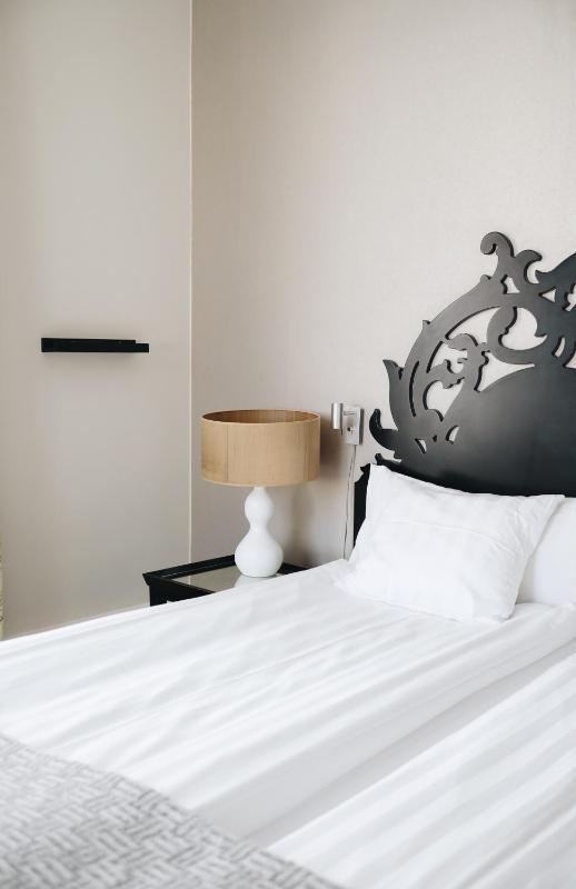 Standard Double Room image 2