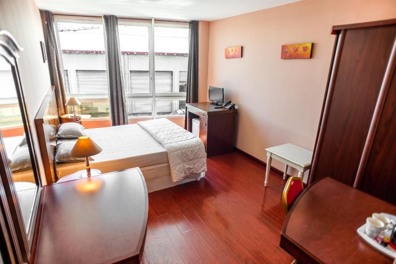 Hotel Sarah Nui - image 15