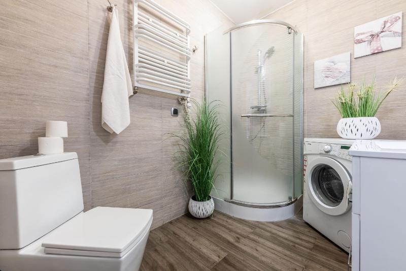 Victus Cozy Apartment with Underground Parking by Noclegi Renters - image 16