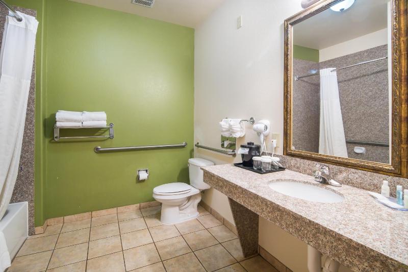 King Suite - Accessible/Non-Smoking image 2