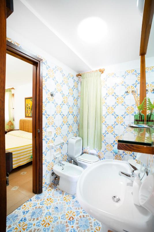 Large One-Bedroom Apartment image 3