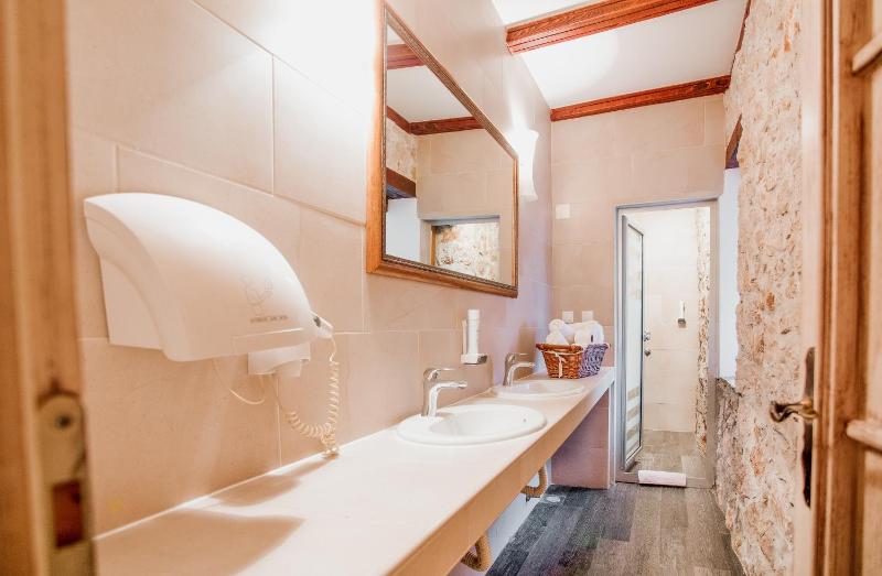 Double Room image 1
