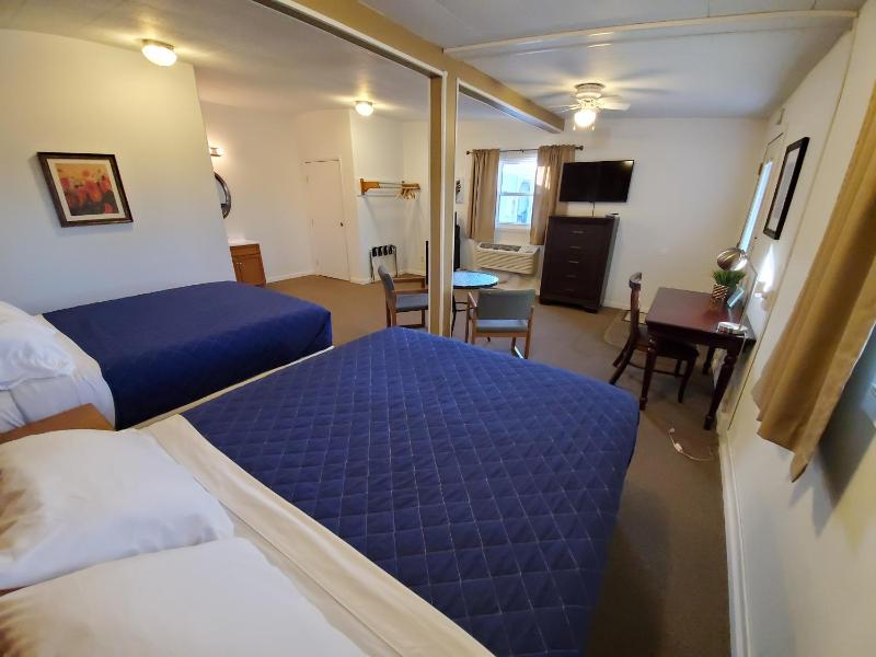 Standard Double Room image 2