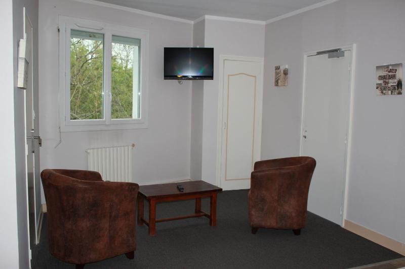 Deluxe King Room image 4