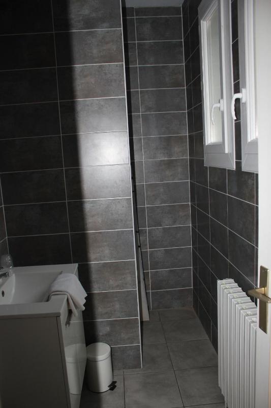 Deluxe King Room image 2